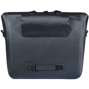 Basil Urban Dry Neo 23-26 liter fietstas enkel met MIK haak, waterdicht en geschikt voor kantoorgebruik, zwart kleur.