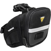 Topeak Aero Wp Clip zadeltas bevestigd aan een fiets, stevige waterdichte fietstassen voor extra opbergruimte.