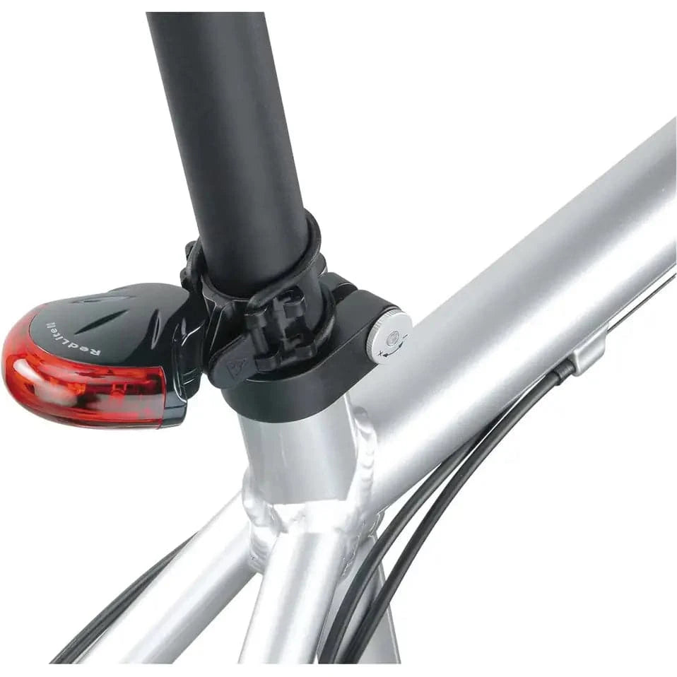 Zwart Topeak Redlite 2 achterlicht met batterij, veilige fietsverlichting zichtbaar vanaf achterzijde