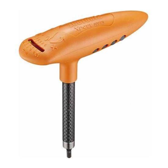 Icetoolz Momentsleutel met koppen- en bitsset, 3-10 Nm, voor precisie in mechanisch werk, op een werkbank gelegd.