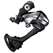 Shimano Acera T3000 RD-T3000 achterderailleur voor 9-speed, SGS model, zichtbaar op de fiets met aandrijving en ketting.