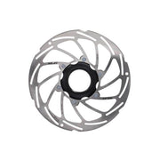 Zilveren XLC Brx86 Remschijf Center-Lock voor bikes, close-up van de remschijf met Center-Lock bevestiging.