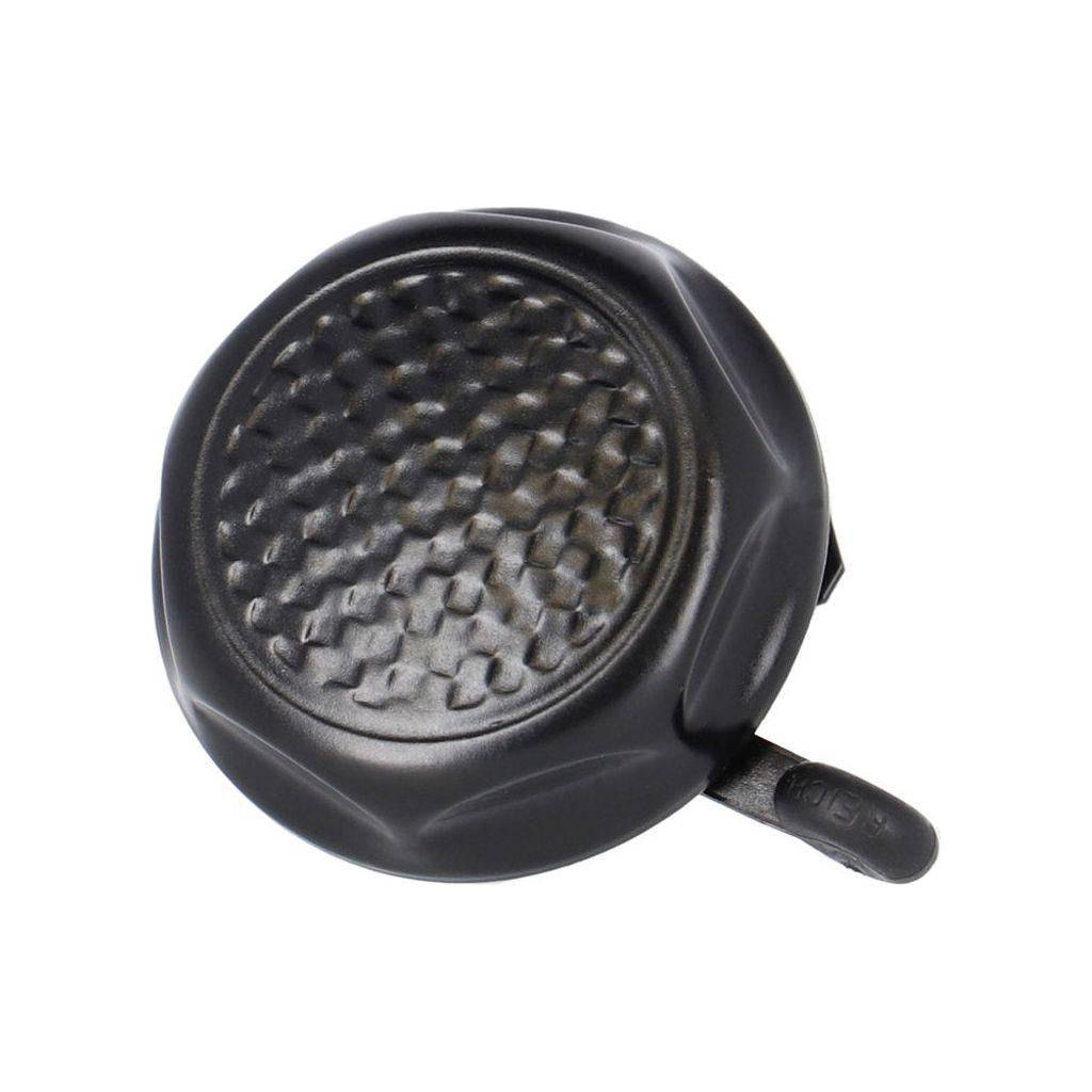Fietsbellen van XLC, Classic Dd-M33 model, met ronde bel en metalen afwerking, bevestigd op een fiets.