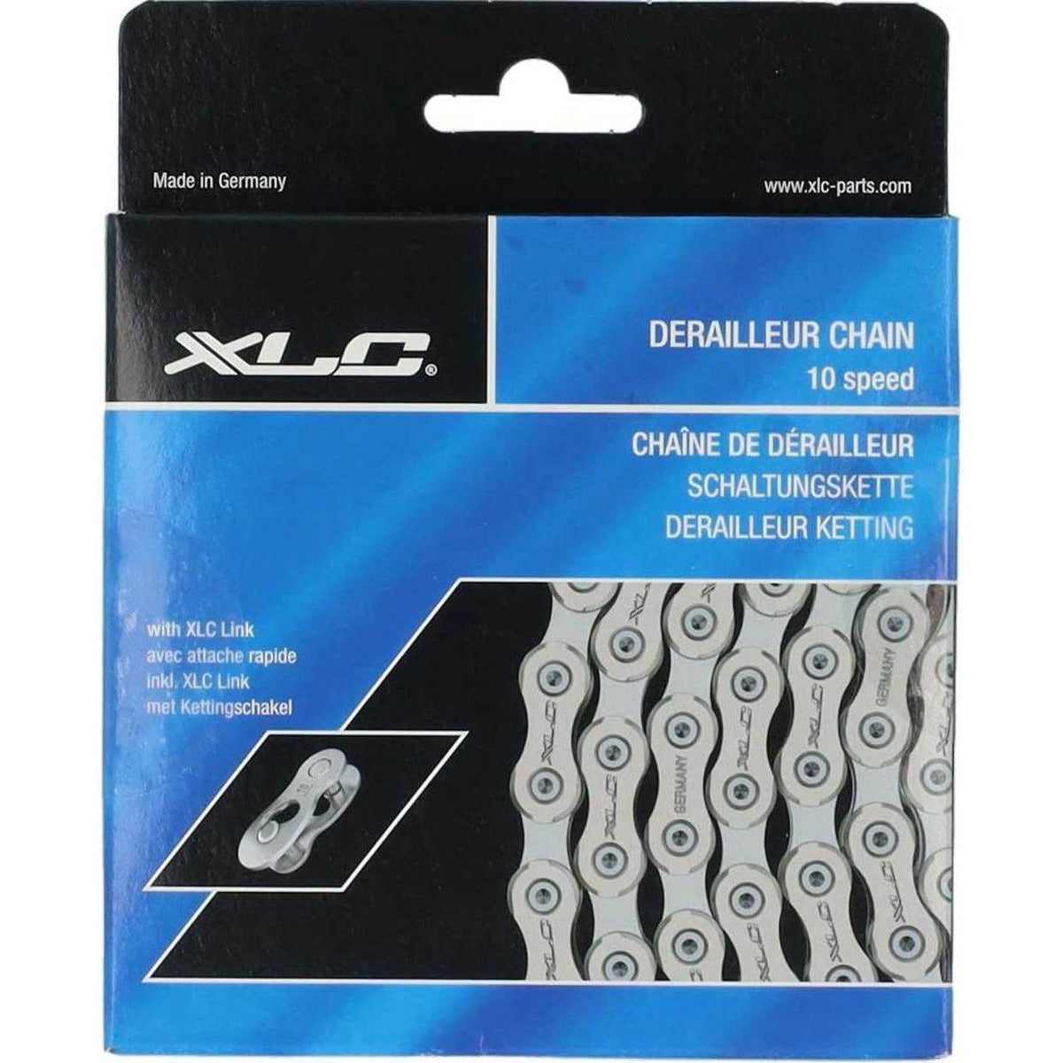 Zilveren XLC ketting CC-C03 10V met 136 schakels, geschikt voor 10-speed fietsen, gelegd op een witte achtergrond