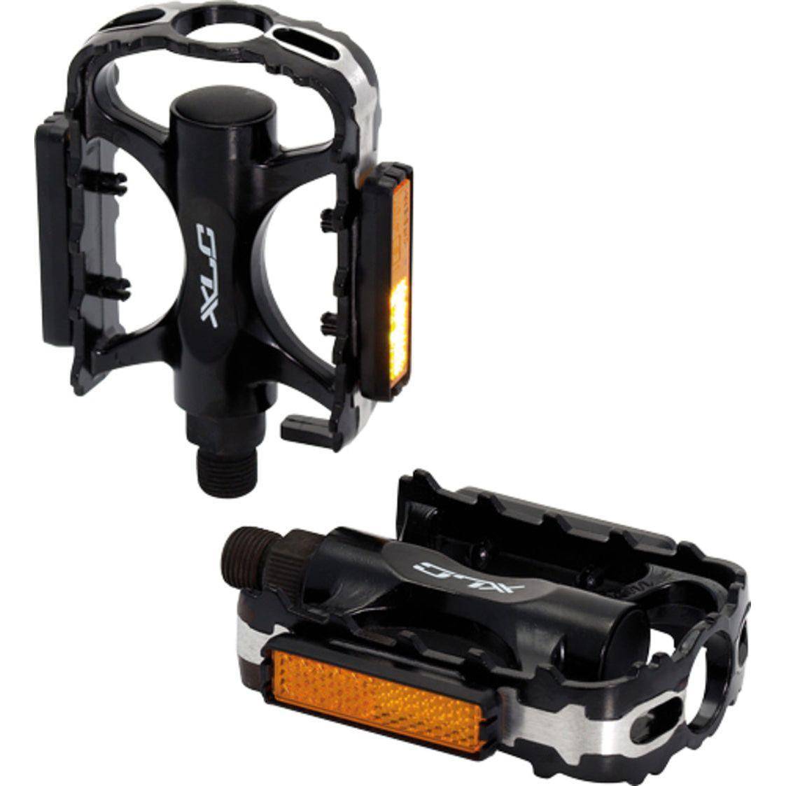 Zwarte aluminium MTB-pedalen van het merk XLC, geschikt voor ATB fietsen, model PDM02, zichtbaar op de afbeelding.
