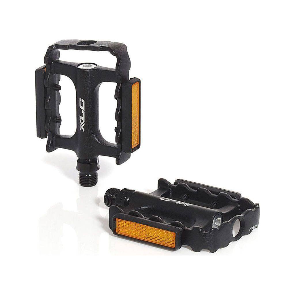 Zwarte XLC MTB pedalen Ultralight II van aluminium, geschikt voor ATB fietsen, met stevig pedaleeroppervlak.
