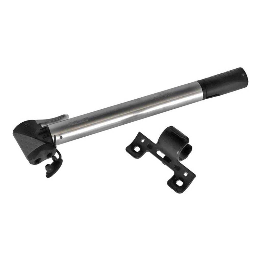 XLC Alpha Mini handpomp van aluminium in zilver met DV, SV en AV ventielen, compacte minipomp voor fietsen.