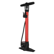 XLC vloerpomp Delta Pu-S07 met handvat en drukmeter voor het oppompen van banden en sportartikelen.