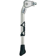 Ursus King standaard met verstelbare zijstandaard en brede bevestigingsplaat voor 24-28 inch fietsen, in gebruik.