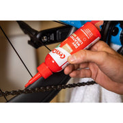 CyclOn Dry Weather smeermiddel in druppelflacon voor droge weersomstandigheden, ideaal voor fiets- en motoronderhoud.