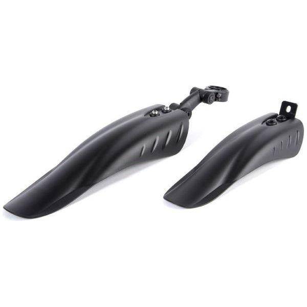 Zwarte kunststof spatbordenset van Mirage voor 16 inch wielen, zichtbaar in de afbeelding.