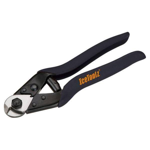 Icetoolz Kabelkniptang 67B4, handgereedschap voor het knippen van elektrische draden, in close-up op witte achtergrond