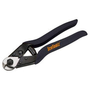 Icetoolz Kabelkniptang 67B4, handgereedschap voor het knippen van elektrische draden, in close-up op witte achtergrond