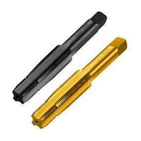 Crankstel en pedaal van Icetoolz Icetoolz Xpert E521T voor fiets, zwart metalen onderdeel met pedaal en crankarm.