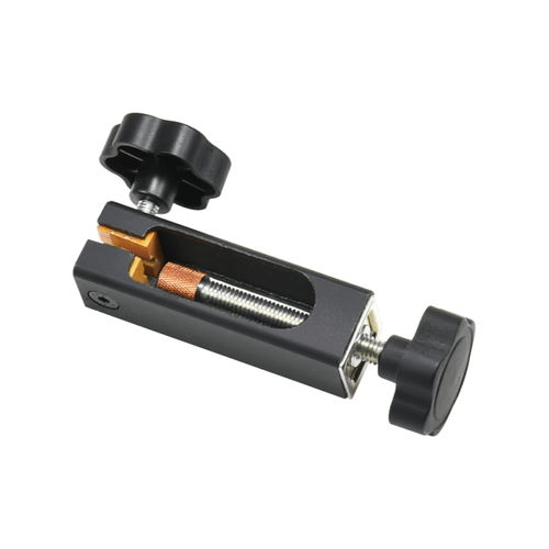 Hydraulische nippel- en banjopers van Icetoolz voor frame en rem, zichtbaar op de afbeelding.