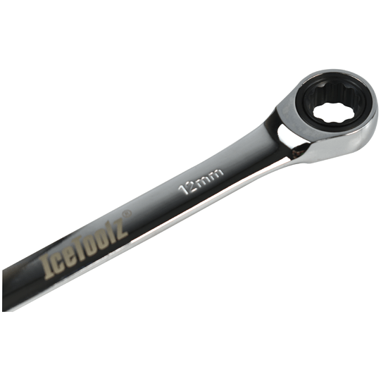 Zwarte Icetoolz steek- en ringsleutels set van 8-15 mm, professionele ratelsleutels voor automonteur en doe-het-zelf.