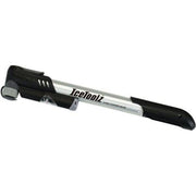 Aluminium minipomp van Icetoolz met T-handvat en tot 8,2 bar druk, geschikt voor hoge druk toepassingen.