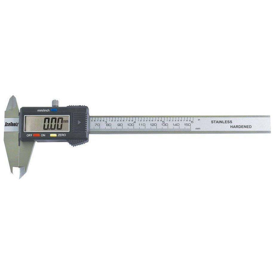 Digitale schuifmaat van Icetoolz Xpert 240E323 voor nauwkeurige metingen van 0 tot 150 mm, zichtbaar met digitale display en meetinstrument.