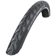 Zwarte CST stadsfiets buitenband Breaker 28 inch met reflectie, geschikt voor stadsfietsen en weggebruik.