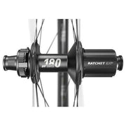DT Swiss 28-inch Arc1100 Dicut 50 Db racefiets achterwiel met aerodynamisch design en hoogwaardige velg voor snelheid en duurzaamheid.