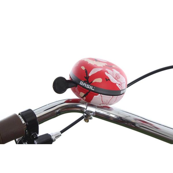 Basil Magnolia Big Bell Ø80 mm fietbel met klassieke beltoon, geschikt voor fietsen, in een zilverkleurige afwerking.
