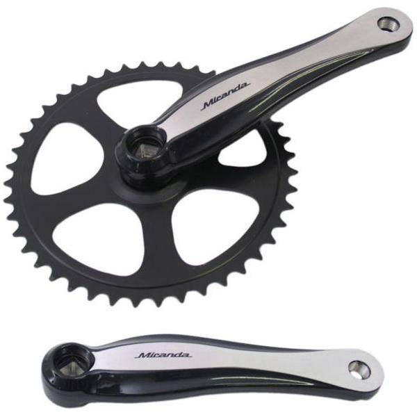 Miranda stadsfiets crankstel Sunrace Fcm600 42-32-22T in zwart met vierkante as, 170 mm cranklengte op afbeelding.