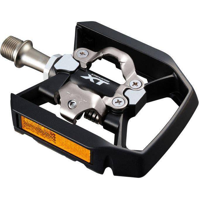 Shimano Deore XT T8000 pedaalset met éénzijdig SPD en platform, zwart, voor fiets, close-up van de pedalen.
