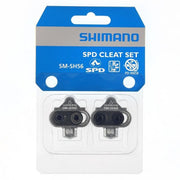Shimano SPD schoenplaatjes zonder borgplaatjes voor klikpedalen op een witte achtergrond