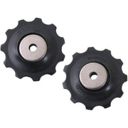 Zwart Shimano 105 RD-5700 derailleurwieltje voor 9/10-speed fietstransmissie, close-up van het derailleurwieltje