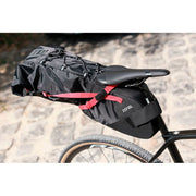 Zefal Z Light Pack zadeltas in zwart, ultralicht en waterdicht voor fietsaccessoires en bagage.