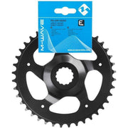 Zwart M-Wave kettingblad voor E-Bike Bosch-3, single speed 3/32, zichtbaar met tandprofiel en montagegat.