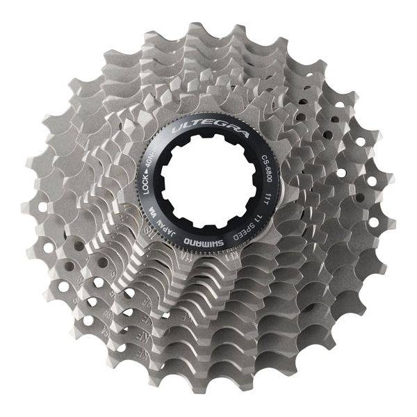 Shimano Ultegra CS6800 11-speed cassette met 11-23T tandwielen, geschikt voor racefietsen, zichtbaar van voren op de afbeelding.