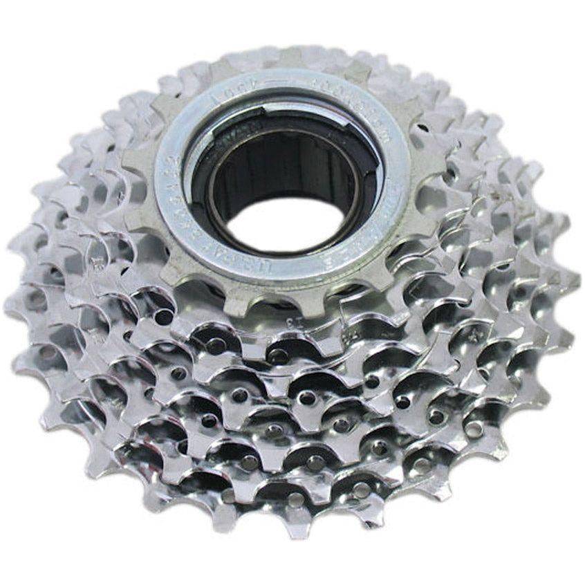 Zicht op Sunrace 7-speed freewheel met 13-25T tandwielen voor fiets, detail van de metalen componenten