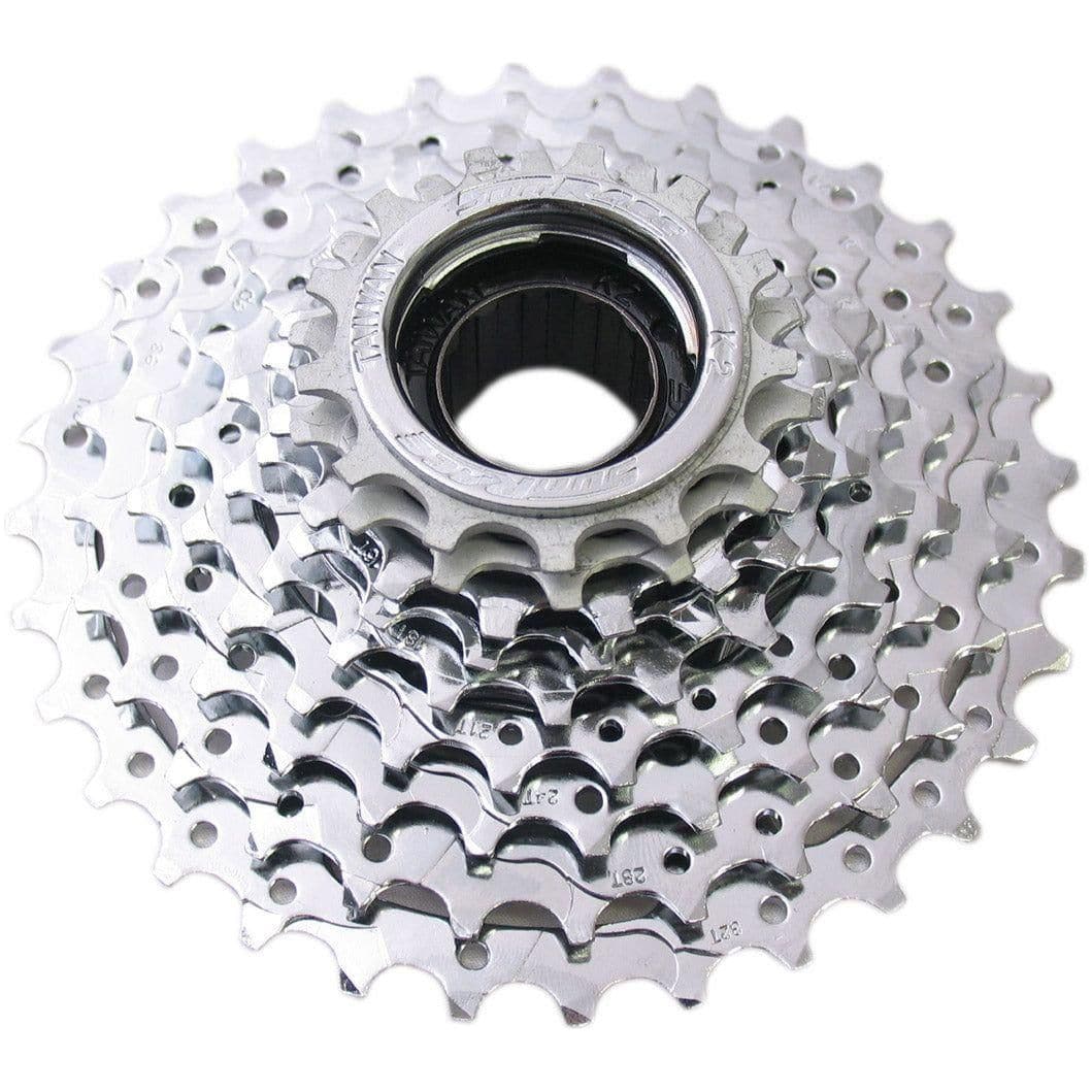 Sunrace 9-speed freewheel met 13-32T tandwielen, geschikt voor fiets met versnellingen, zwart metalen afwerking.