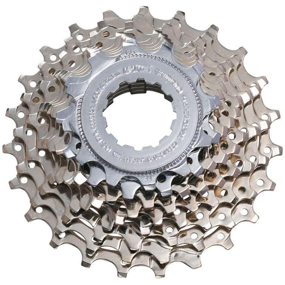 Shimano Sora HG50 9-speed cassette met 12-25T tandwielen, zichtbaar op de afbeelding, geschikt voor racefietsen.