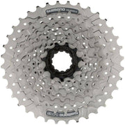 Shimano Acera CS-HG201 9-speed cassette met metalen tandwielen en zwarte behuizing, geschikt voor mountainbikes en racefietsen.
