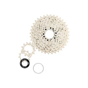 Sunrace cassette CSMS1 10-speed met 11-36 tandwielen, geschikt voor racefietsen en mountainbikes, zichtbaar in de afbeelding.
