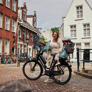 Fietsrugzak van Urban Iki met verstelbare schouderbanden en ruime opbergvakken, geschikt voor dagelijks gebruik.