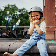 Urban Iki kinderfietshelm in maat M, lichte en veilige fietshelm met ventilatieopeningen voor kinderen