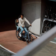 Fietsstoeltje achter van Urban Iki Ta-ke Easyfix voor kinderfiets, zwart met rugleuning en bevestigingsbeugels