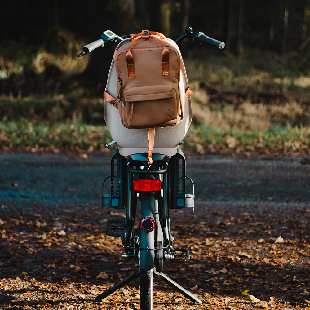 Urban Iki fietsrugzak voor kinderen met verstelbare schouderriemen en ruim hoofdcompartiment, geschikt voor dagelijks gebruik.