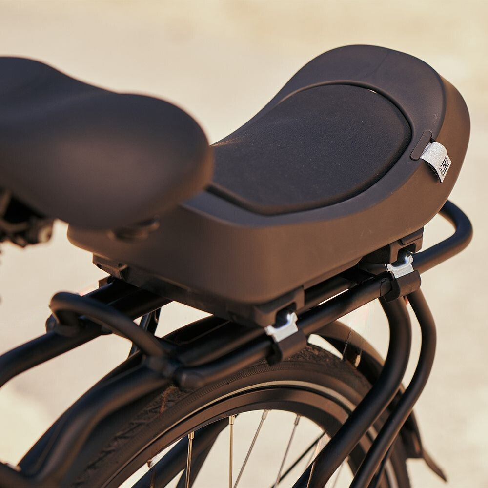 Urban Iki junior fietszitje achter zonder montagekader, comfortabel en veilig kinderzitje voor op de fiets.