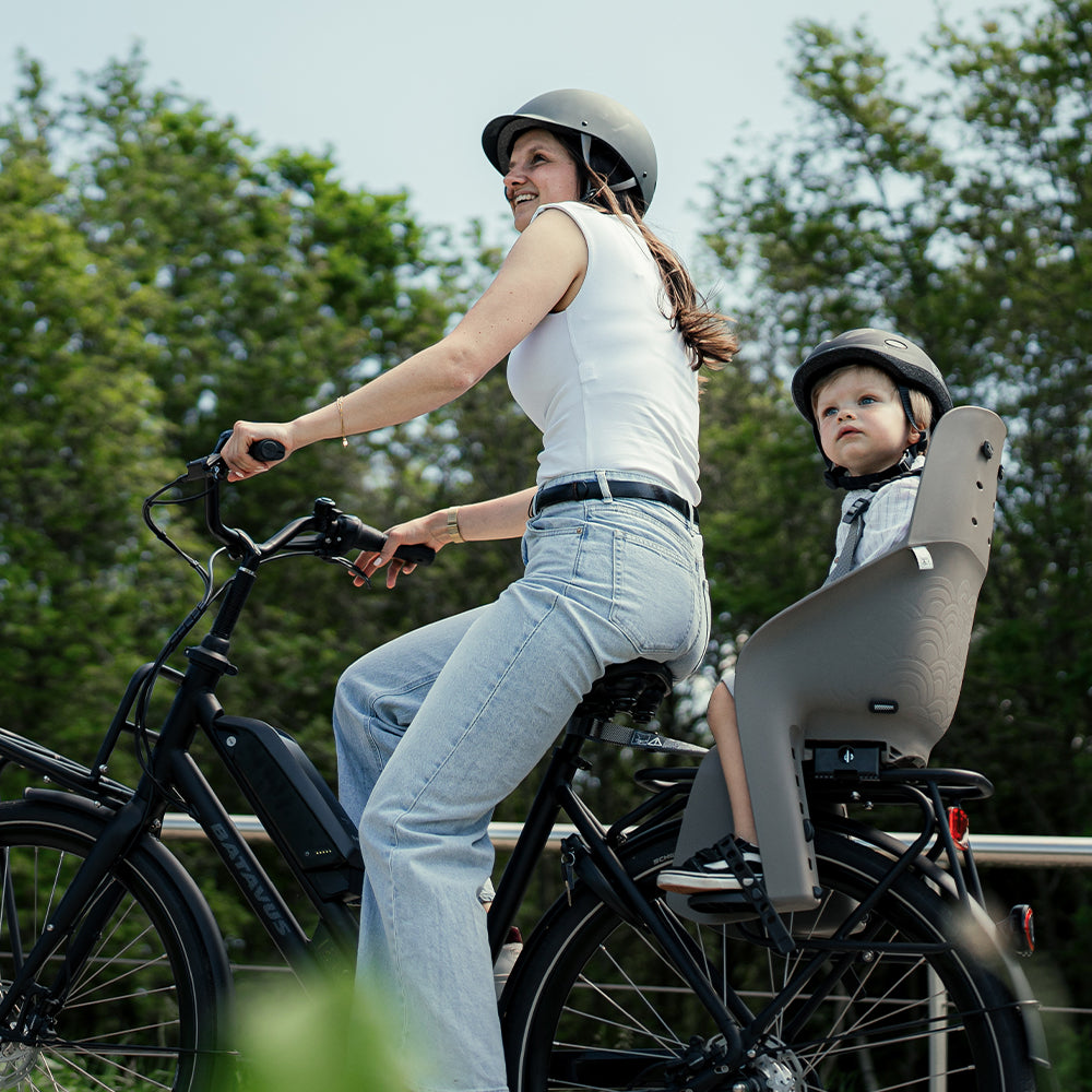 Urban Iki U-me Easyfix achterfietsstoeltje voor kinderen, bevestiging op de achterdrager, zwart kleur, comfortabele zitpositie