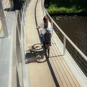 Urban Iki achterzitje voor fiets met U-me frame-bevestiging, comfortabel en veilig voor kinderen op de achterdrager van de fiets.