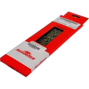 Sunrace 9-speed fietsketting CNM94 in grijs, close-up van de ketting voor racefiets of mountainbike
