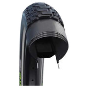 Zwarte Schwalbe Pick-Up Perf Sd Twinskin stadsfiets buitenband met reflectie, geschikt voor 24-inch banden, zichtbaar op de afbeelding