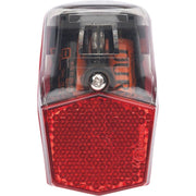 Axa LED achterlicht Run Compact met batterij en spatbord, zichtbaar in de afbeelding.