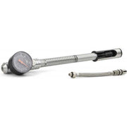 SKS aluminium voetpomp met manometer, 22 bar, geschikt voor fietsen, zichtbaar op de afbeelding
