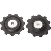 Shimano Ultegra RD-6700 derailleurwieltje voor 9/10 snelheid, close-up van het derailleurwieltje op de fiets.