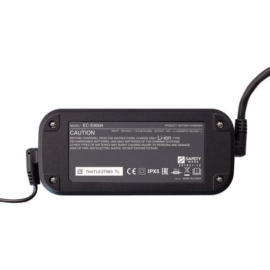Shimano Steps Ec-E8004-1 acculader met plugtype C voor Europa, geschikt voor herlaadbare Shimano batterij.